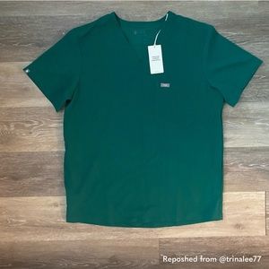 Figs Hunter Green 3 Pocket Chisec scrub top